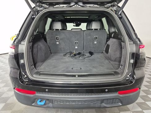 Certified 2024 Jeep Grand Cherokee Trailhawk AWD/4WD image 33