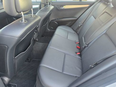 Used 2011 Mercedes-Benz C 300 4MATIC Sedan image 11