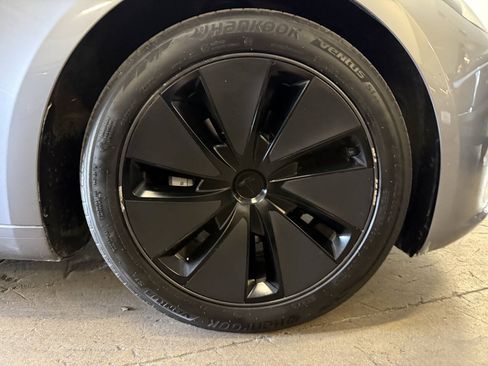 Used 2024 Tesla Model 3 Long Range AWD/4WD image 18