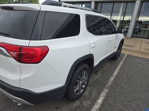 Used 2018 GMC Acadia SLT FWD image 3