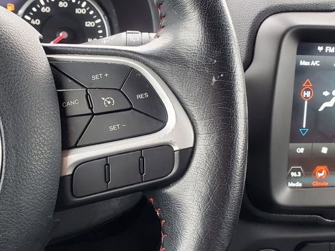 Used 2020 Jeep Renegade Trailhawk w/ UConnect 8.4 Nav Group image 23