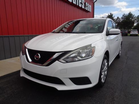Used 2017 Nissan Sentra S image 9