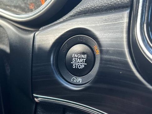 Certified 2022 Jeep Grand Cherokee Limited image 36