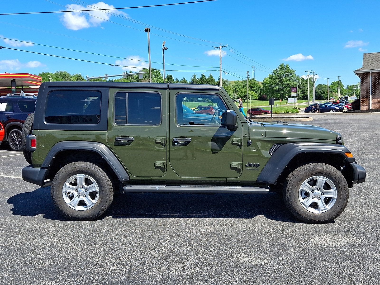 Certified 2022 Jeep Wrangler Unlimited Sport AWD/4WD image 8