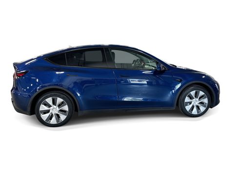 Certified 2021 Tesla Model Y Long Range AWD/4WD image 7