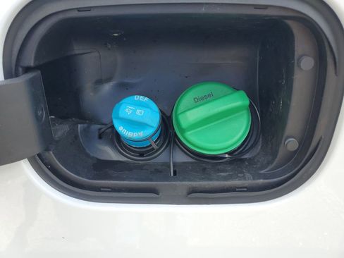 Used 2025 Chevrolet Silverado 2500 LT w/ Convenience Package image 7