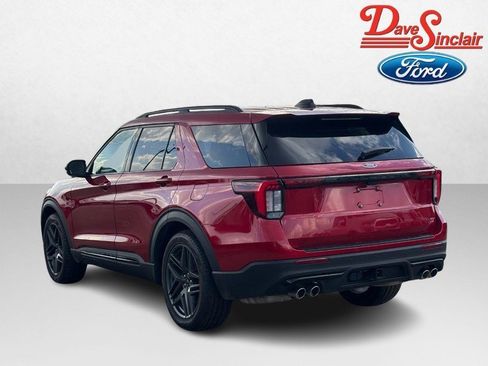 Used 2025 Ford Explorer ST image 9
