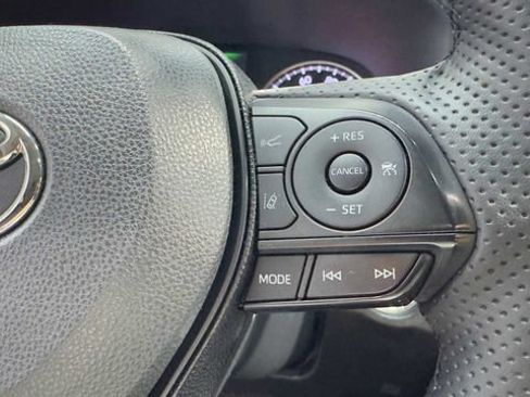 Used 2021 Toyota RAV4 XLE FWD image 31