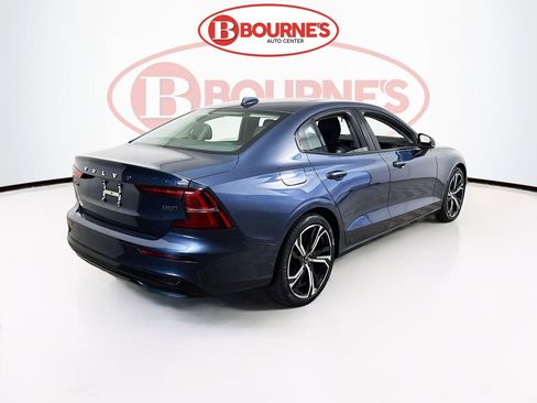 Used 2024 Volvo S60 B5 Core image 10