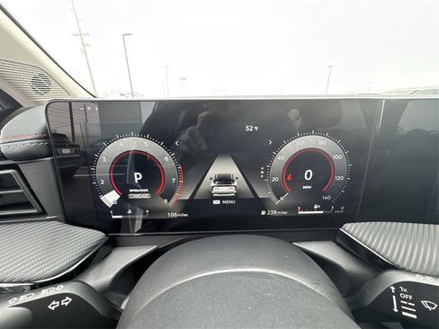 New 2025 Nissan Kicks SR image 15