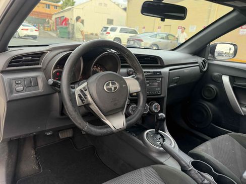 Used 2012 Scion tC FWD image 17
