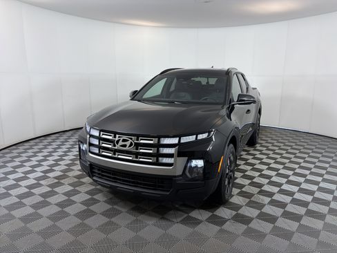 Certified 2025 Hyundai Santa Cruz SEL image 2