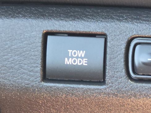 Used 2022 Nissan Frontier Pro-X RWD image 8