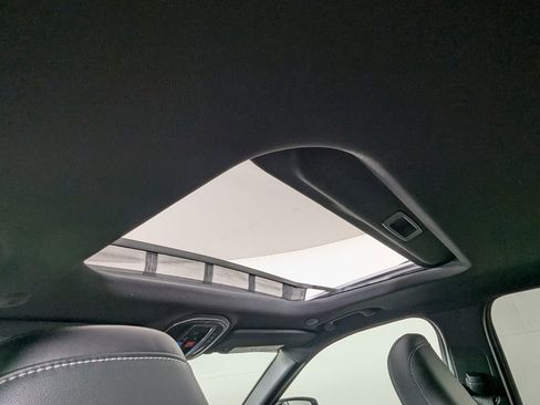 New 2025 Jeep Grand Cherokee Altitude image 28