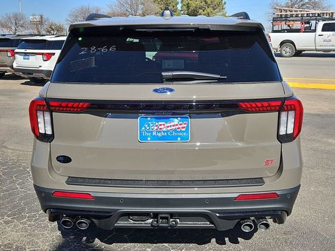New 2026 Ford Explorer ST image 10