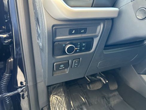 Used 2024 Ford Expedition Max XLT AWD/4WD image 47