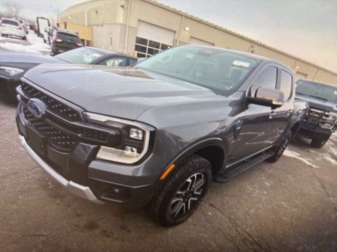 Used 2024 Ford Ranger Lariat w/ FX4 Off-Road Package image 13