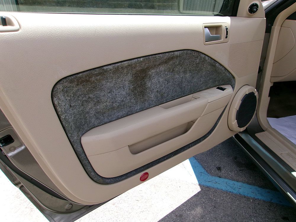 Used 2005 Ford Mustang GT RWD image 9