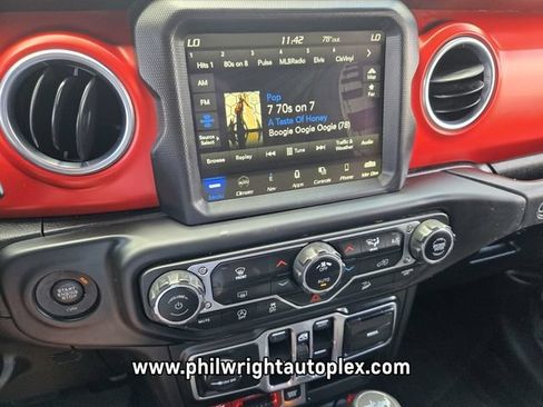 Used 2018 Jeep Wrangler Unlimited Rubicon AWD/4WD image 24