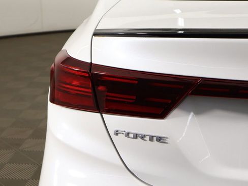 Used 2023 Kia Forte GT-Line w/ GT-Line Premium Package FWD image 17