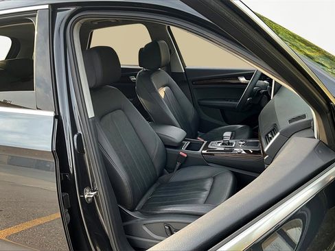 Used 2019 Audi Q5 2.0T Premium Plus w/ Premium Plus Package image 7