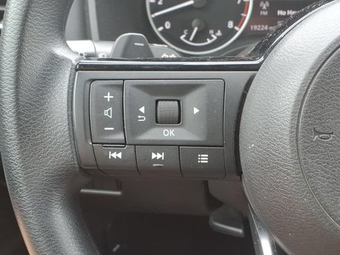 Used 2023 Nissan Rogue SV AWD/4WD image 16
