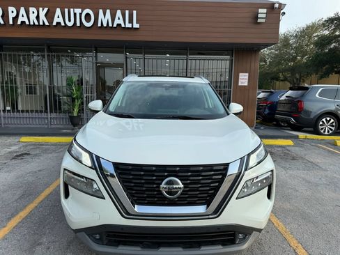 Used 2021 Nissan Rogue SL w/ Premium Package FWD image 2
