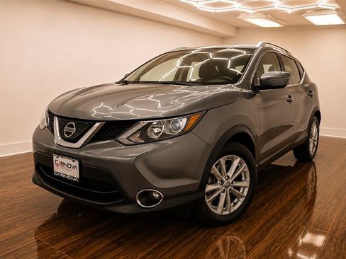 Used 2018 Nissan Rogue Sport SV w/ SV All-Weather Package AWD/4WD image 2