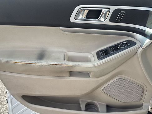 Used 2013 Ford Explorer XLT FWD image 4