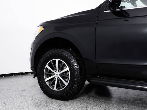 Used 2021 Ford Expedition Max XLT AWD/4WD image 6