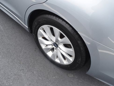 Used 2017 Subaru Legacy 2.5i Premium image 10