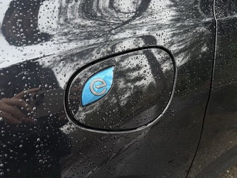 Used 2019 Chrysler Pacifica Limited w/ Advanced Safetytec Group image 41