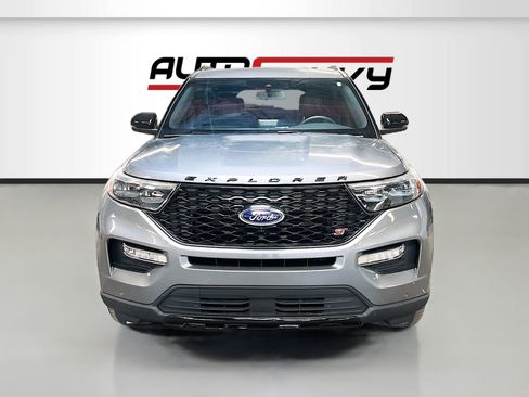 Used 2024 Ford Explorer ST w/ Equipment Group 401A AWD/4WD image 2