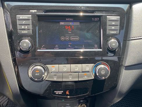 Used 2018 Nissan Rogue S FWD image 17