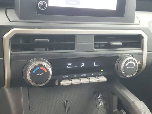 Used 2025 Toyota Tacoma SR image 28