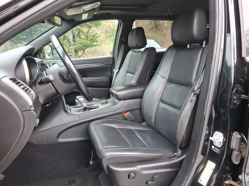 Used 2021 Jeep Grand Cherokee Limited image 14