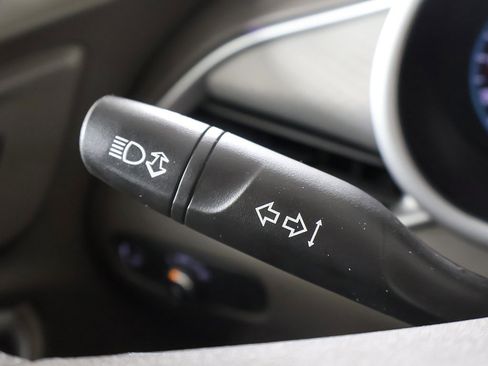 Used 2022 Chevrolet Malibu LT image 34