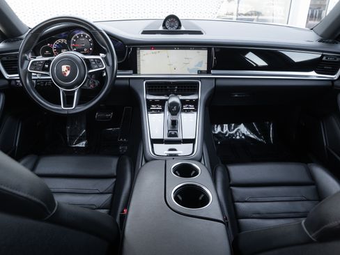 Used 2020 Porsche Panamera 4S image 8