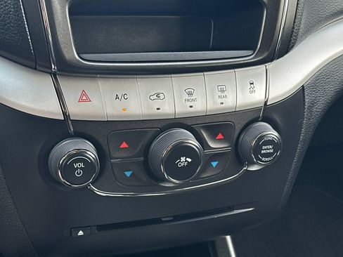Used 2017 Dodge Journey SE w/ Flexible Seating Group FWD image 19