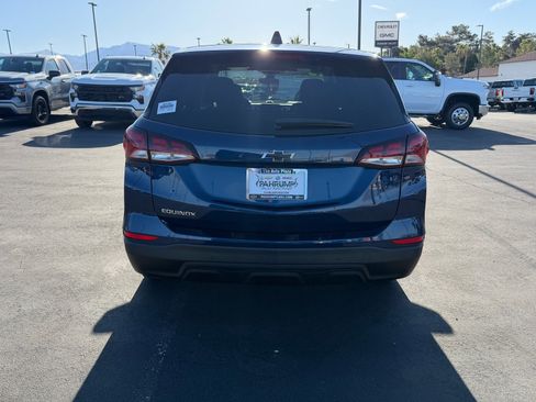 Used 2023 Chevrolet Equinox LS w/ LS Convenience Package FWD image 4
