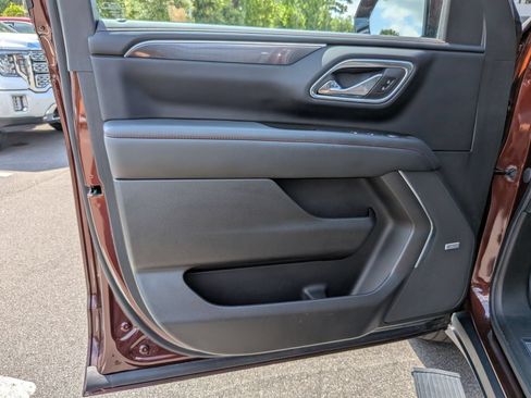 Used 2023 Chevrolet Tahoe RST w/ Luxury Package RWD image 12