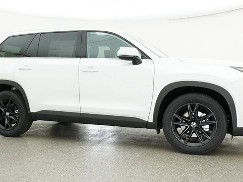 New 2026 Toyota Grand Highlander Limited image 2