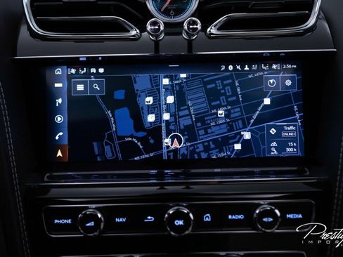 Used 2022 Bentley Bentayga image 59