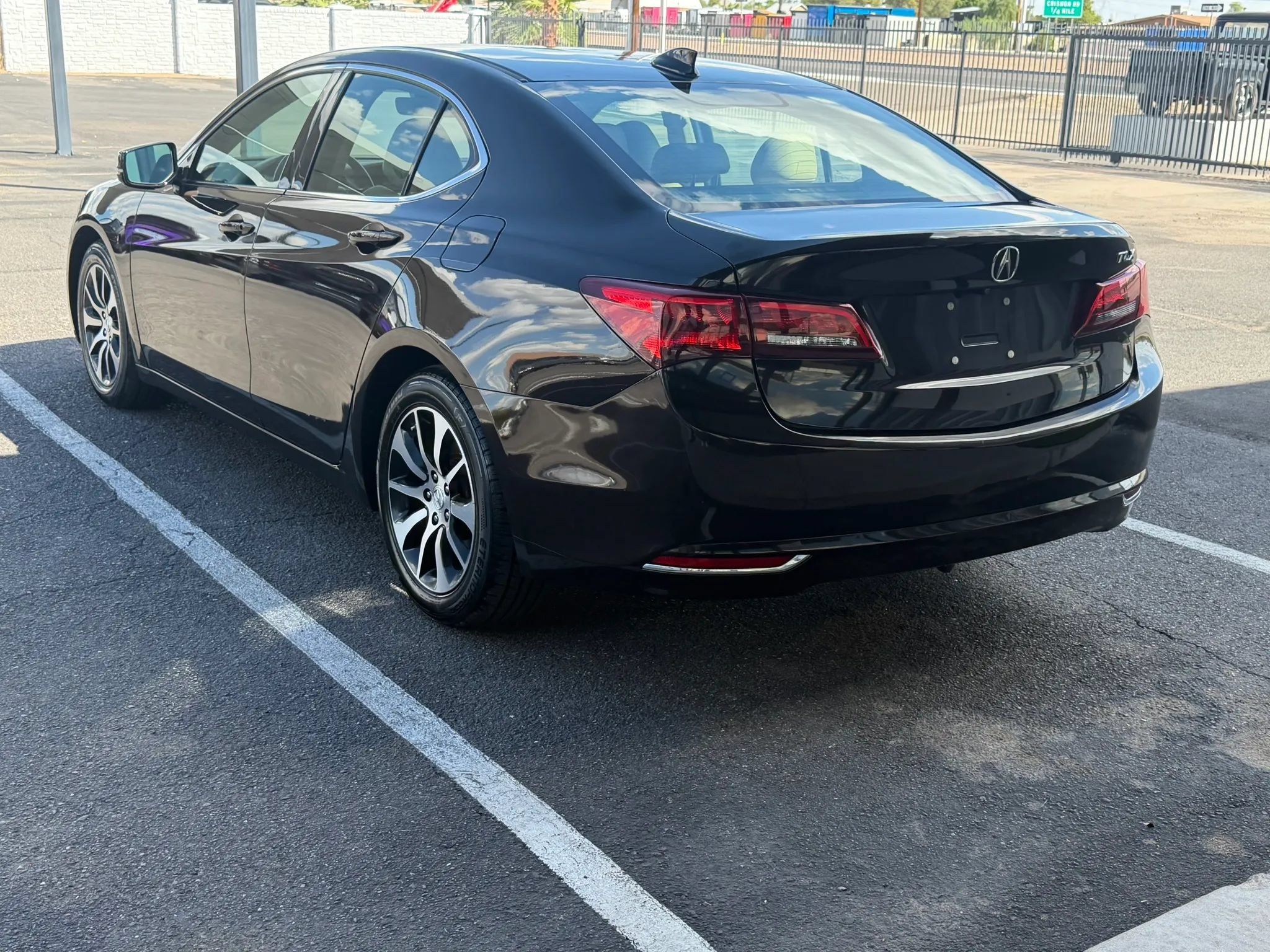 Used 2017 Acura TLX w/ Technology Package FWD image 5