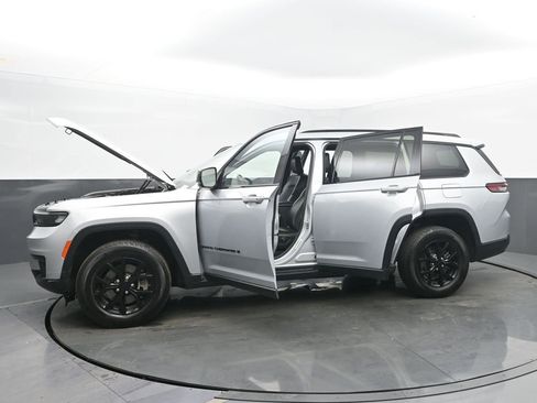 Used 2024 Jeep Grand Cherokee L Laredo image 57