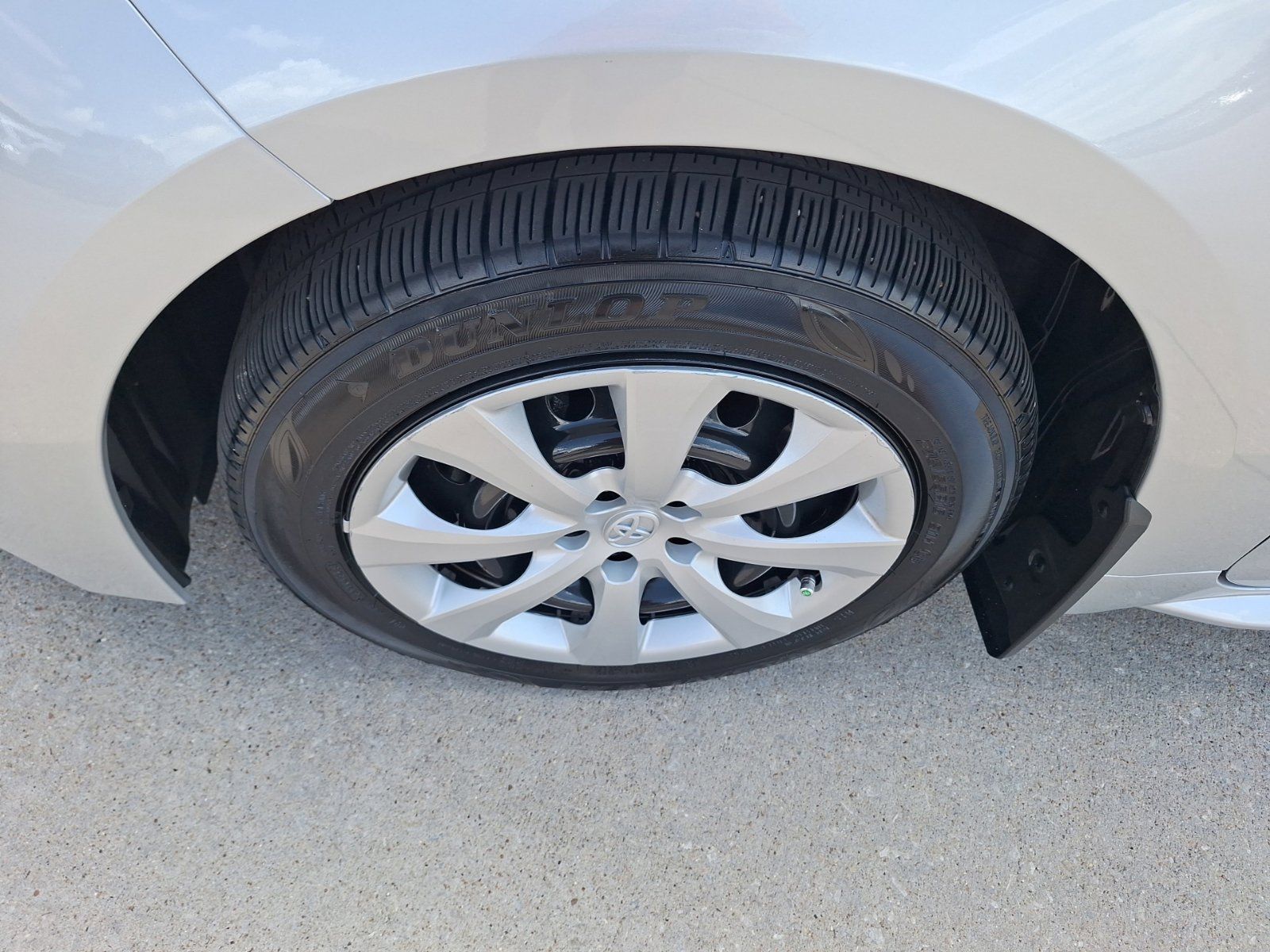 Used 2026 Toyota Corolla LE FWD image 11