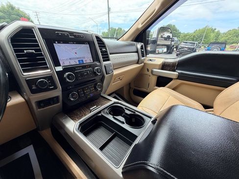Used 2018 Ford F250 Lariat w/ Lariat Ultimate Package AWD/4WD image 30
