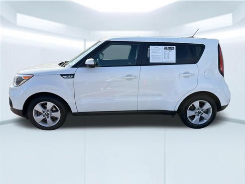 Used 2017 Kia Soul w/ Convenience Package FWD image 3