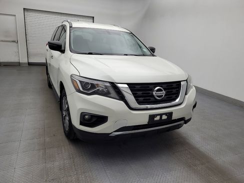 Used 2017 Nissan Pathfinder SV image 14