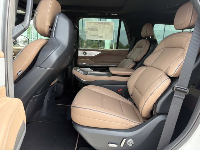 New 2027 Lincoln Navigator Black Label AWD/4WD image 14